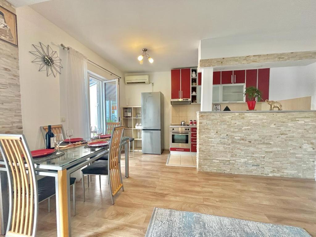 Parapid Apartments بودفا المظهر الخارجي الصورة